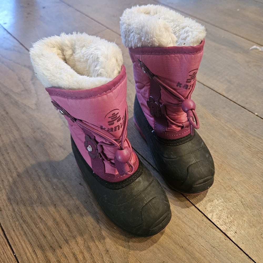 Kids Kamik Pink Cozy and Warm Winter Snow Boots Sledding - Size 9